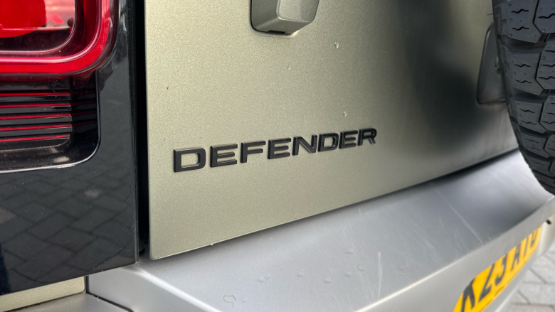 Land Rover Defender 3.0 D250 HSE 90 3dr Auto Diesel Estate